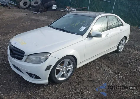 2010 Mercedes-Benz C 300 Luxury 4Matic/Sport 4Matic из США, поврежденный, VIN WDDGF8BB2AF503737